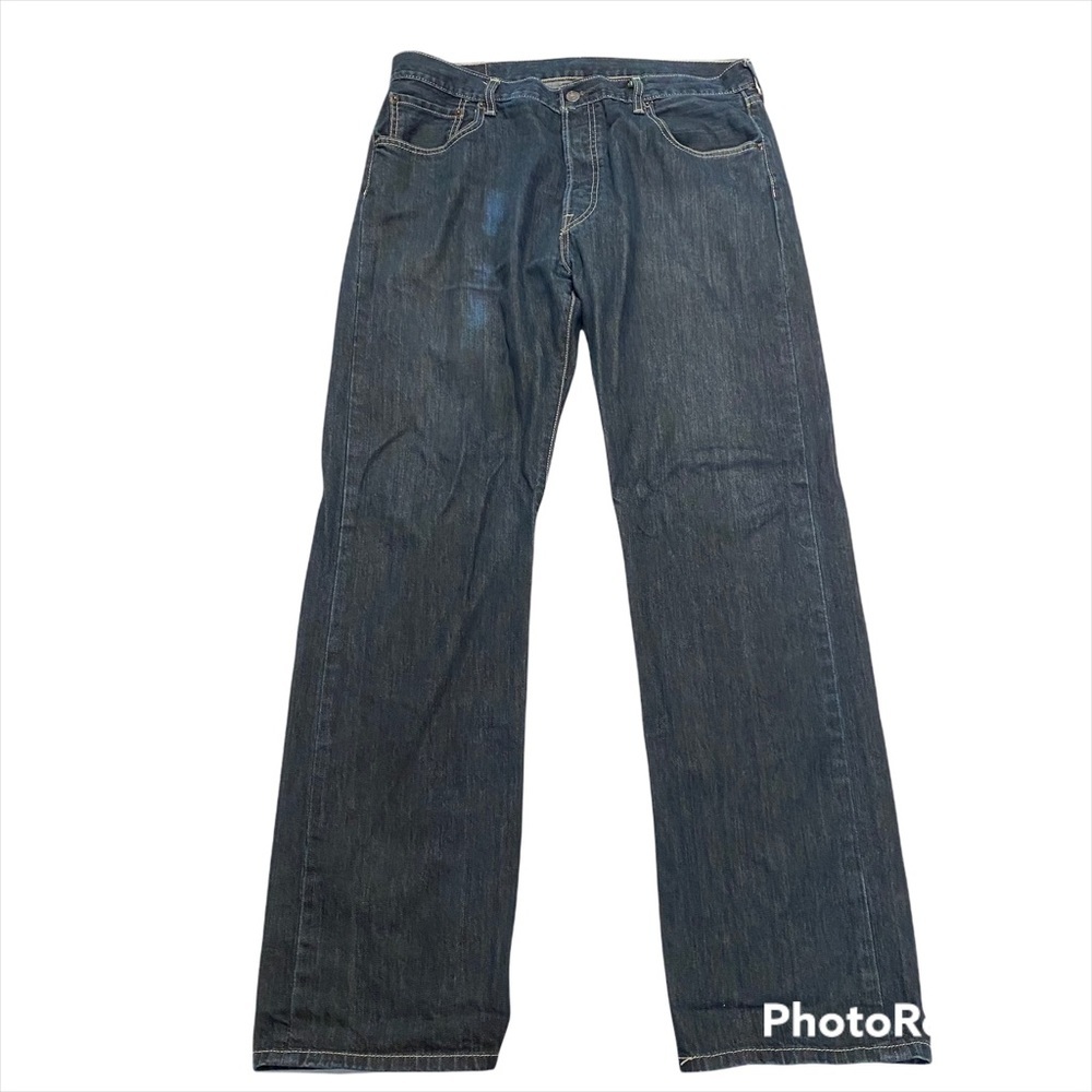 Levi’s 501 Men’s Straight Fit Jeans Size 36/32. Like new!